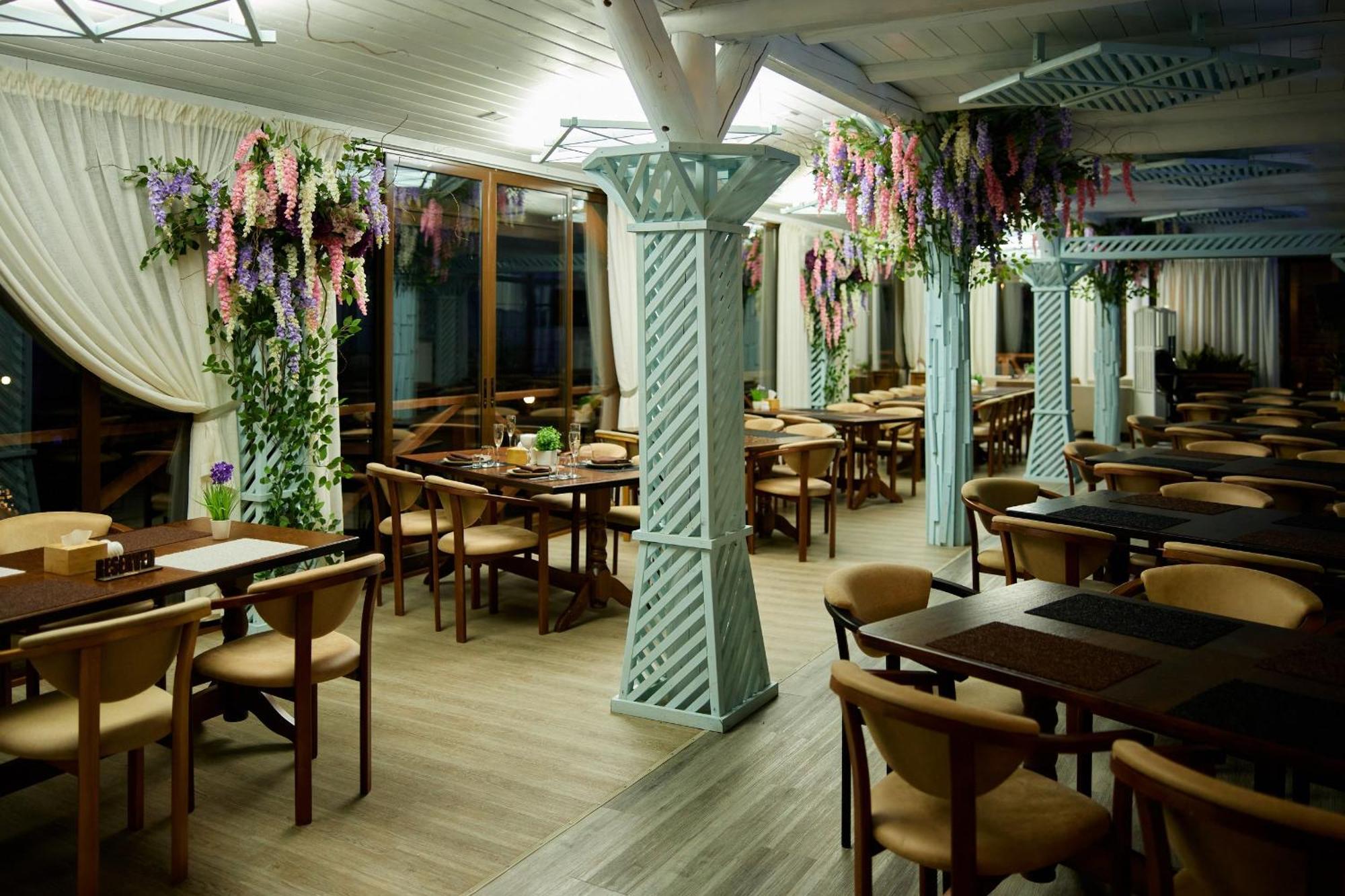 Waterloo Village Hotel Dnipro